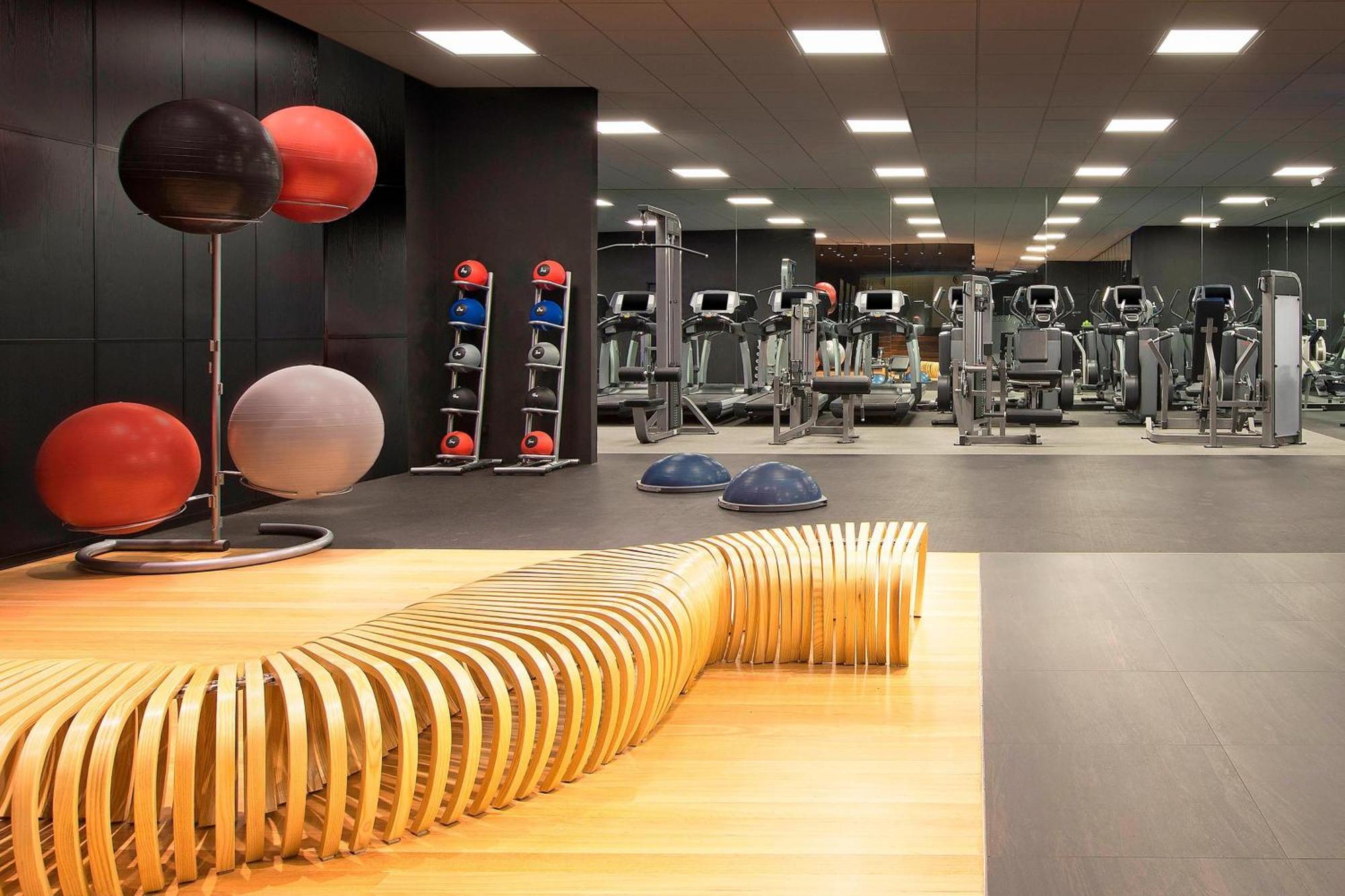 Hotel The Westin Melbourne Esterno foto The gym at The Dorchester